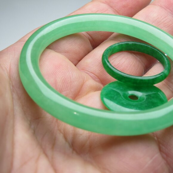 "Natural Jade bangle + FREE Jade Ring & Jade Donut 50mm" - Picture 3 of 3